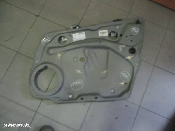 Elevador Sem Motor A1697203079 MERCEDES W245 2007 5P FD - 4