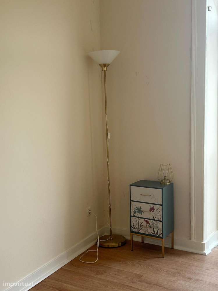 Quarto - localizado em Lapa Lisbon - Grande imagem: 4/10