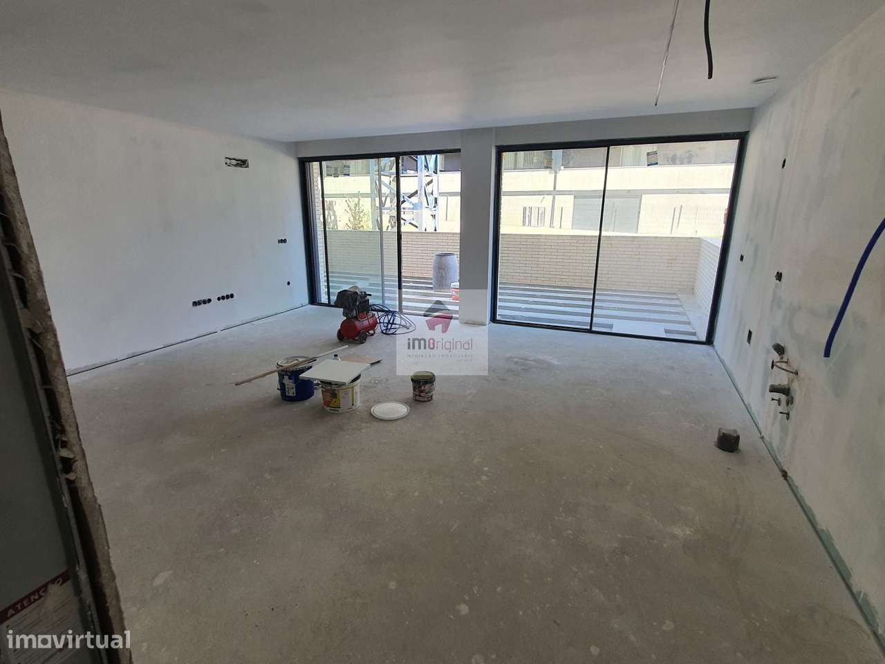 Novo T2+Office Terraço 2 Lug. Garagem a par, arrumo, Madalena-5