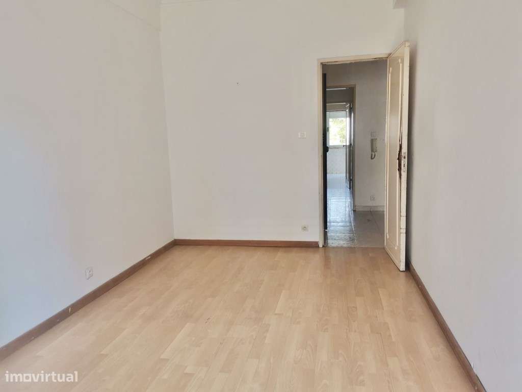 APARTAMENTO T2, OEIRAS-11