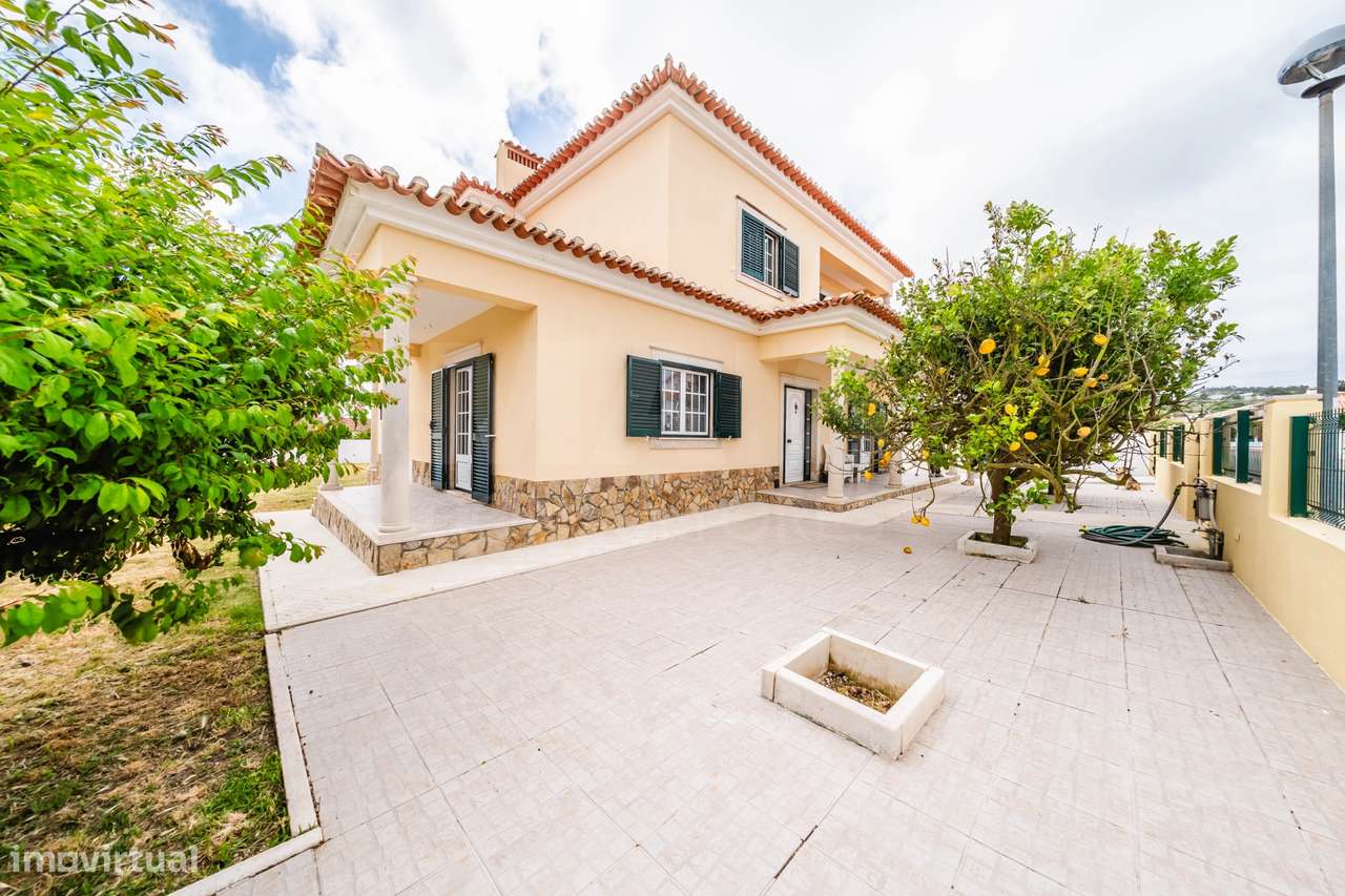 Moradia T4 com Charme em Olho Marinho | 260m² | Lote 734m²-48