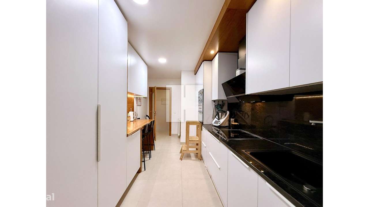 Apartamento T3 c/ Garagem-7