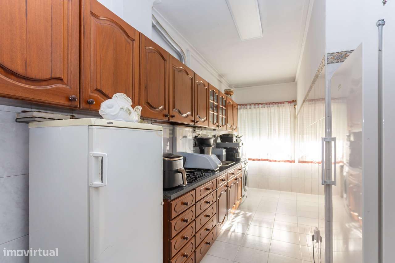 Apartamento T3 em zona central da Amora, Seixal - Grande imagem: 3/26
