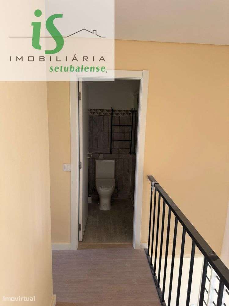 MORADIA T4 TRANSFORMADA EM T3 | TOTALMENTE REMODELADA | CASAL DE FIGUE-22