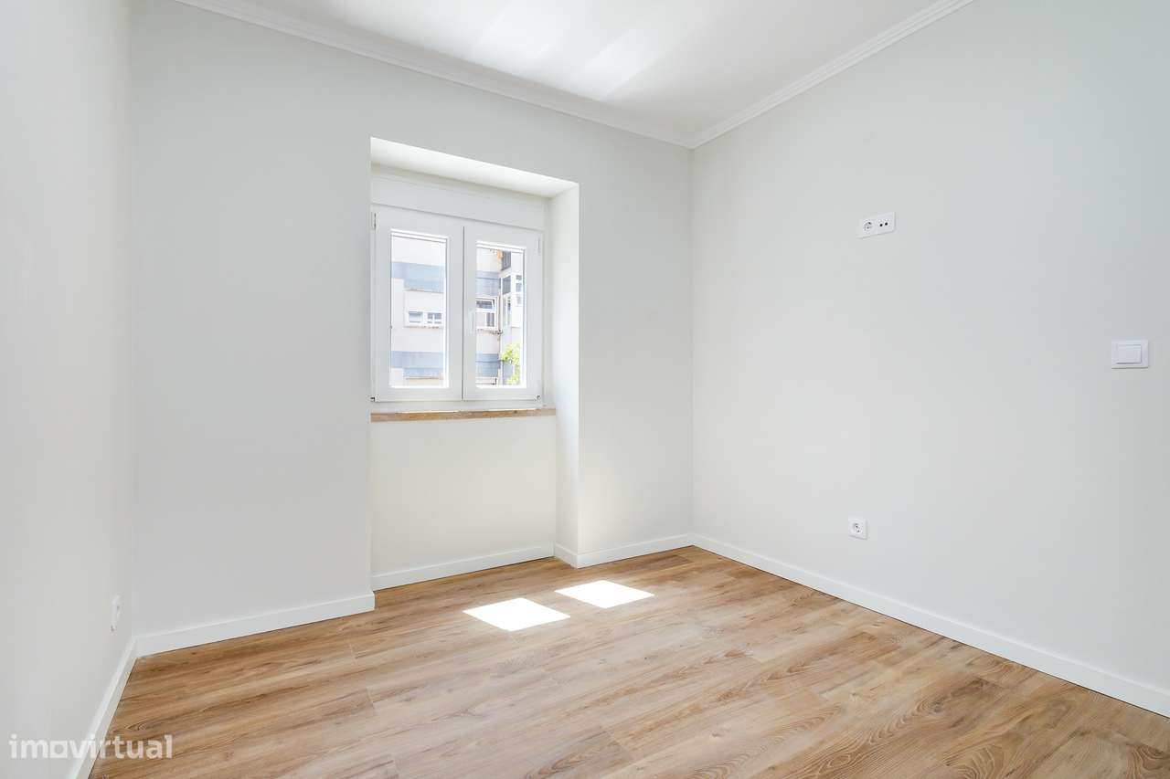 T2 com varanda e vistas na zona de Odivelas - Grande imagem: 5/15