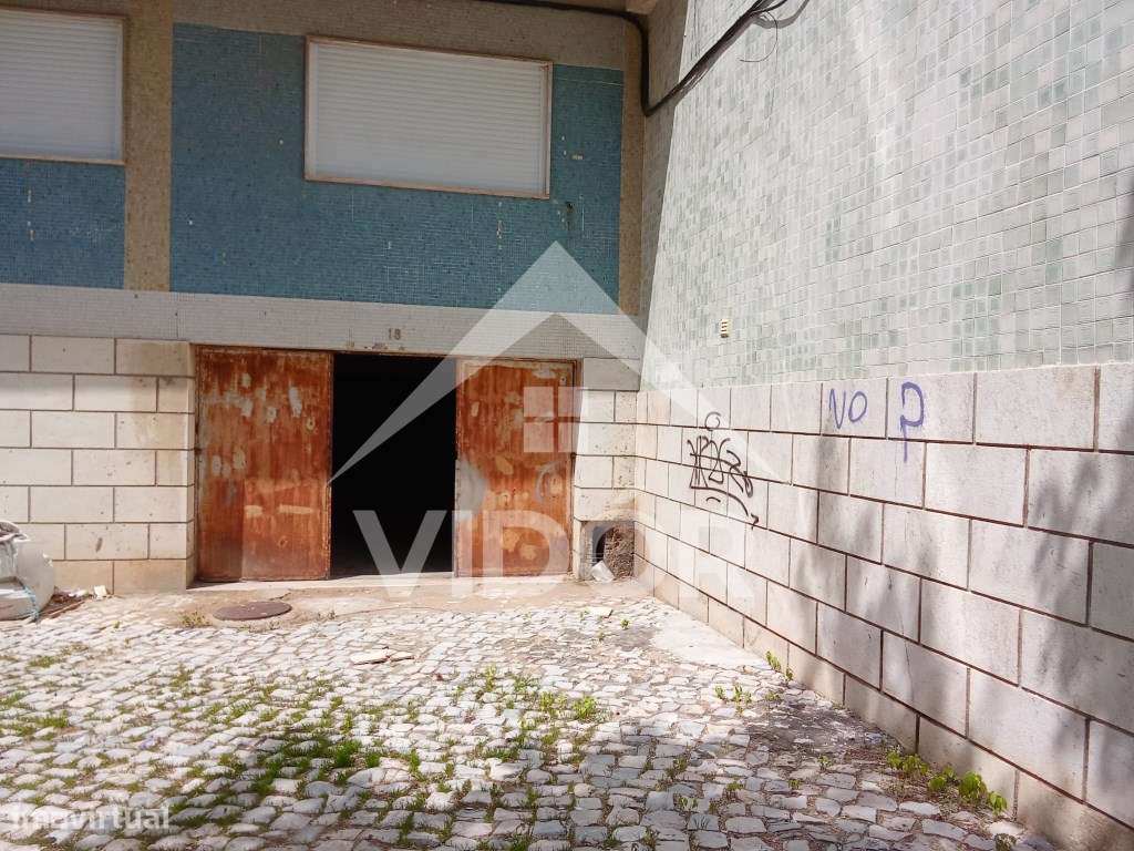 Lg. Garagem na Rua Bartolomeu Dias nº26 - Grande imagem: 4/11