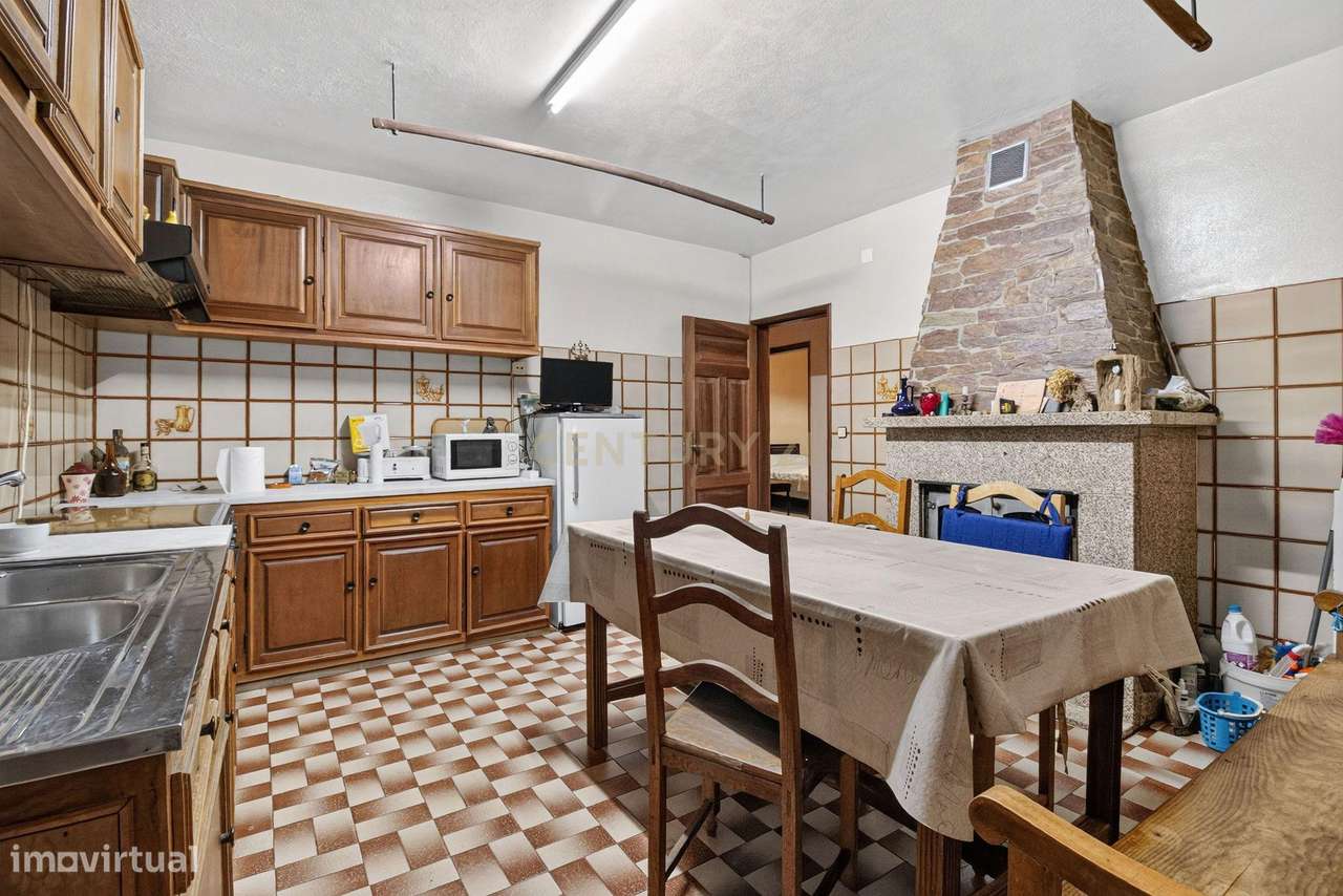 Casa BI- Familiar em Quintanilha, Bragança-15