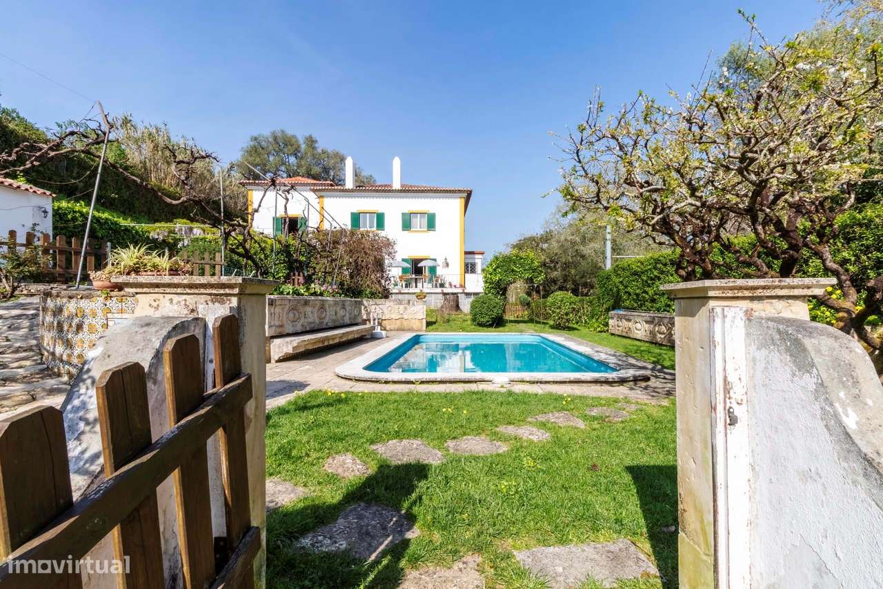 Moradia T6 c/ Terreno de 1600m2 c/ Piscina, Garagem e Anexos em Colare-18