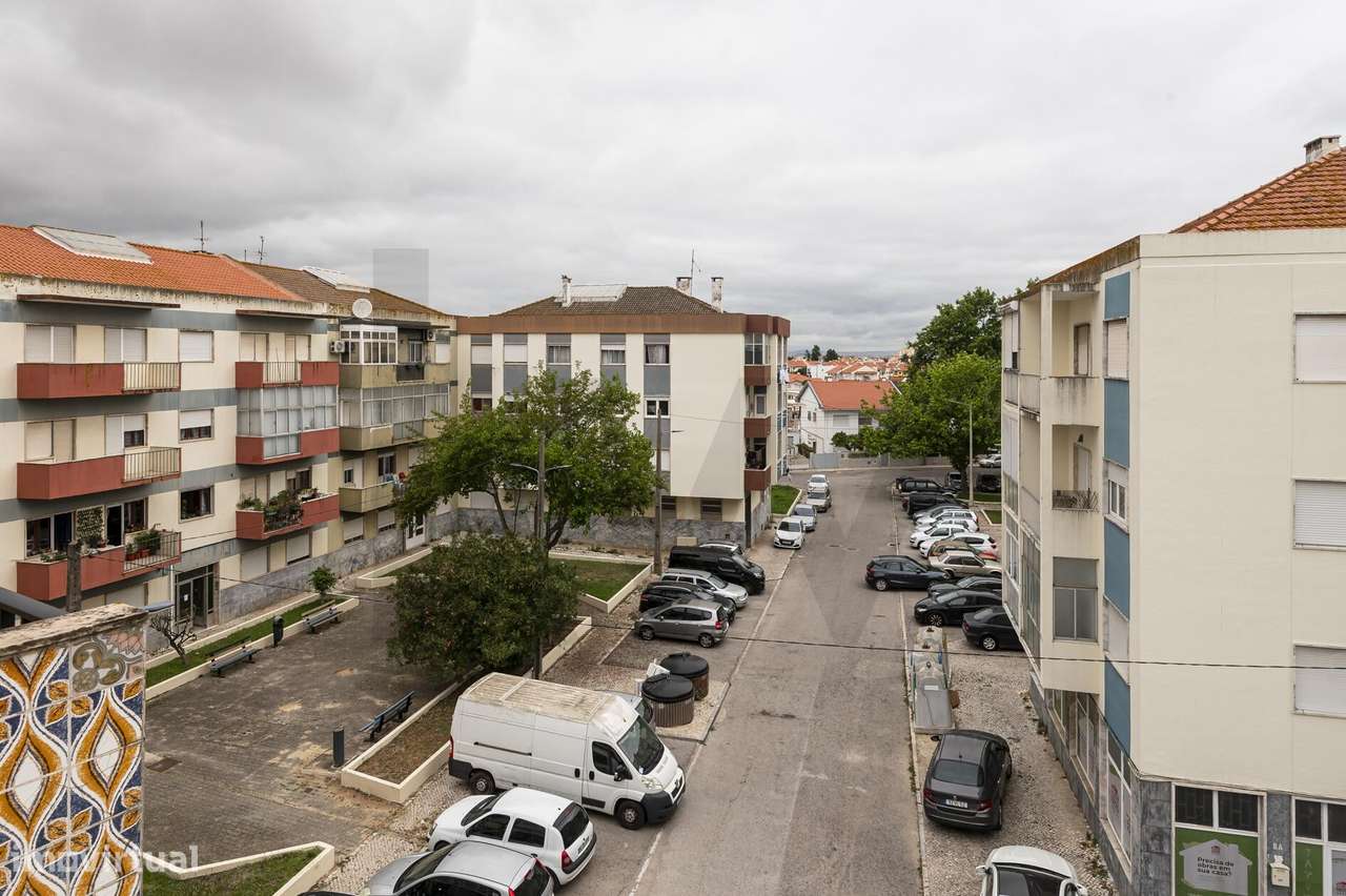 Apartamento T2 no Casal do Marco – Conforto, Luminosidade e Excelente-25