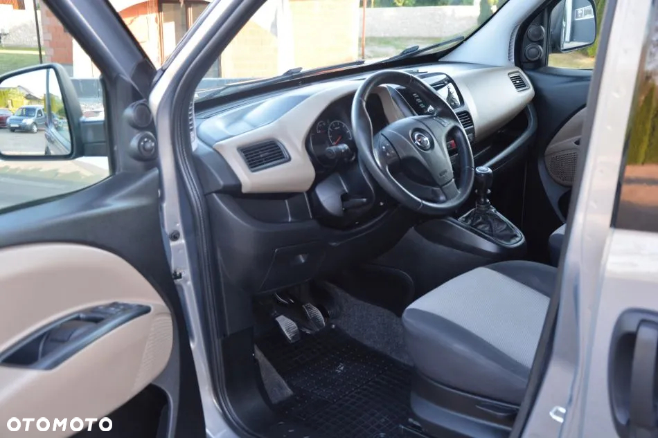 Opel Combo Tour 1.6 CDTI Cosmo - 21