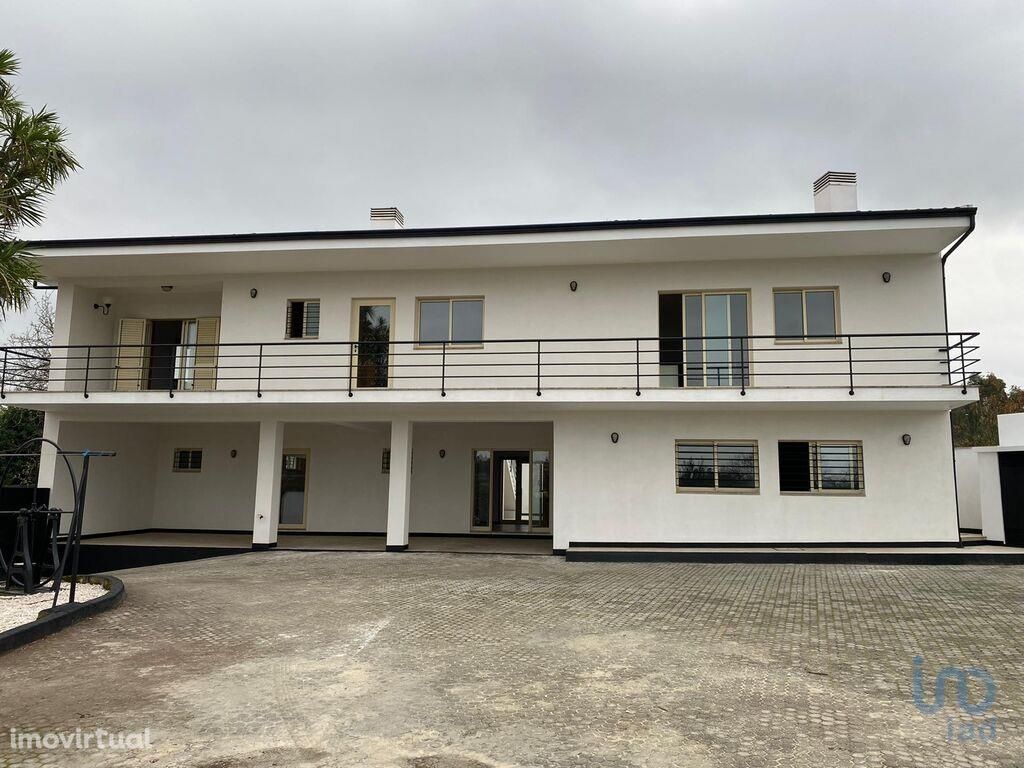 Casa T4 em Aveiro de 400,00 m2