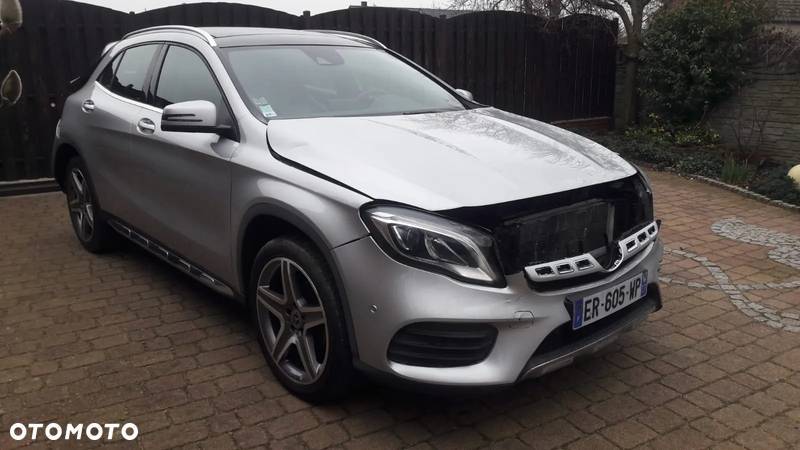 Mercedes-Benz GLA 200 7G-DCT AMG Line - 1