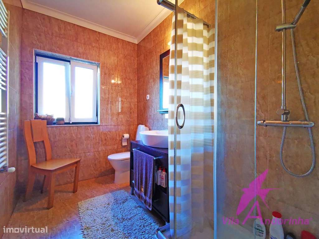 Moradia T4 Independente a 5 minutos da praia e do centro-14