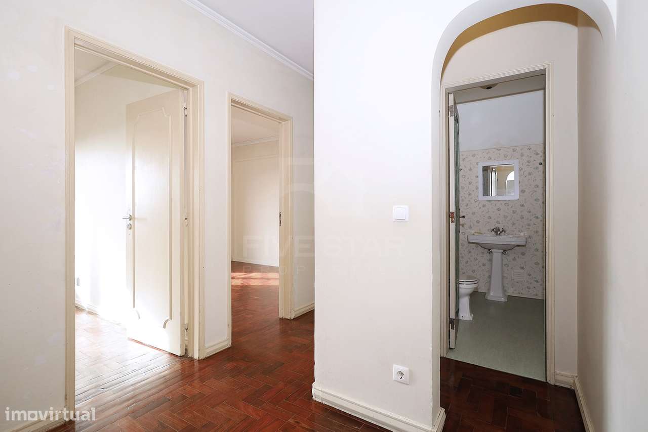 T4 Duplex - Parede - Vista Mar - Varanda - Garagem - Para Renovação-32