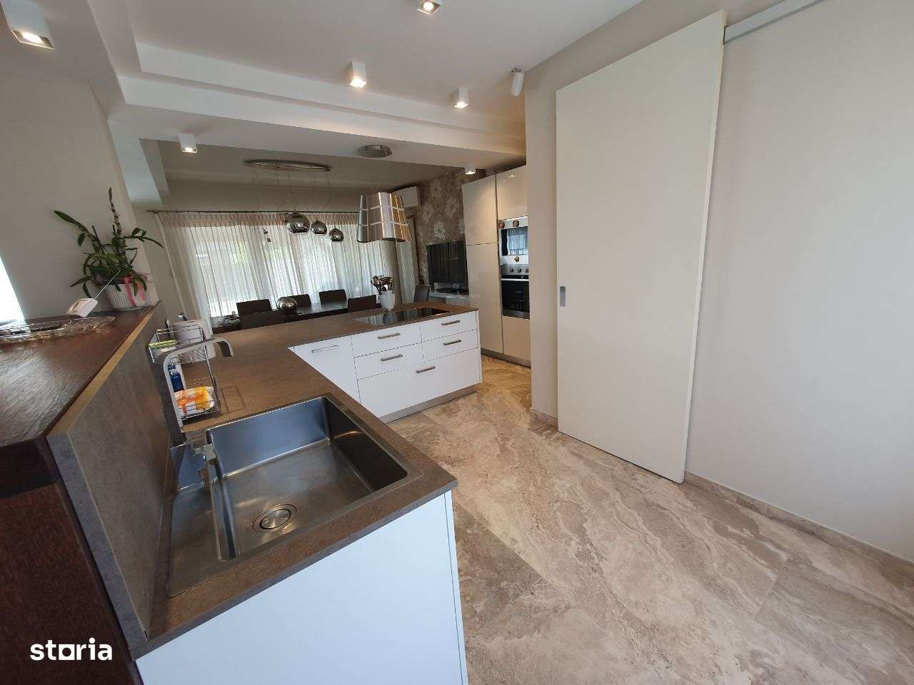 VILĂ complet utilata Central Via Carmina, Arad (comision 0) - Imagine principală: 4/18
