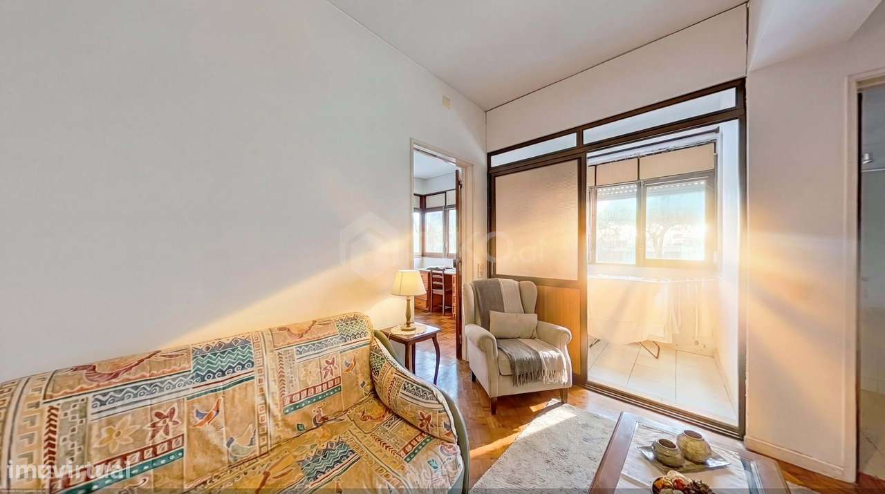 T4 COM 3 FRENTES SOLARES E ÁREAS ACIMA DA MÉDIA | METRO DE CHELAS-14