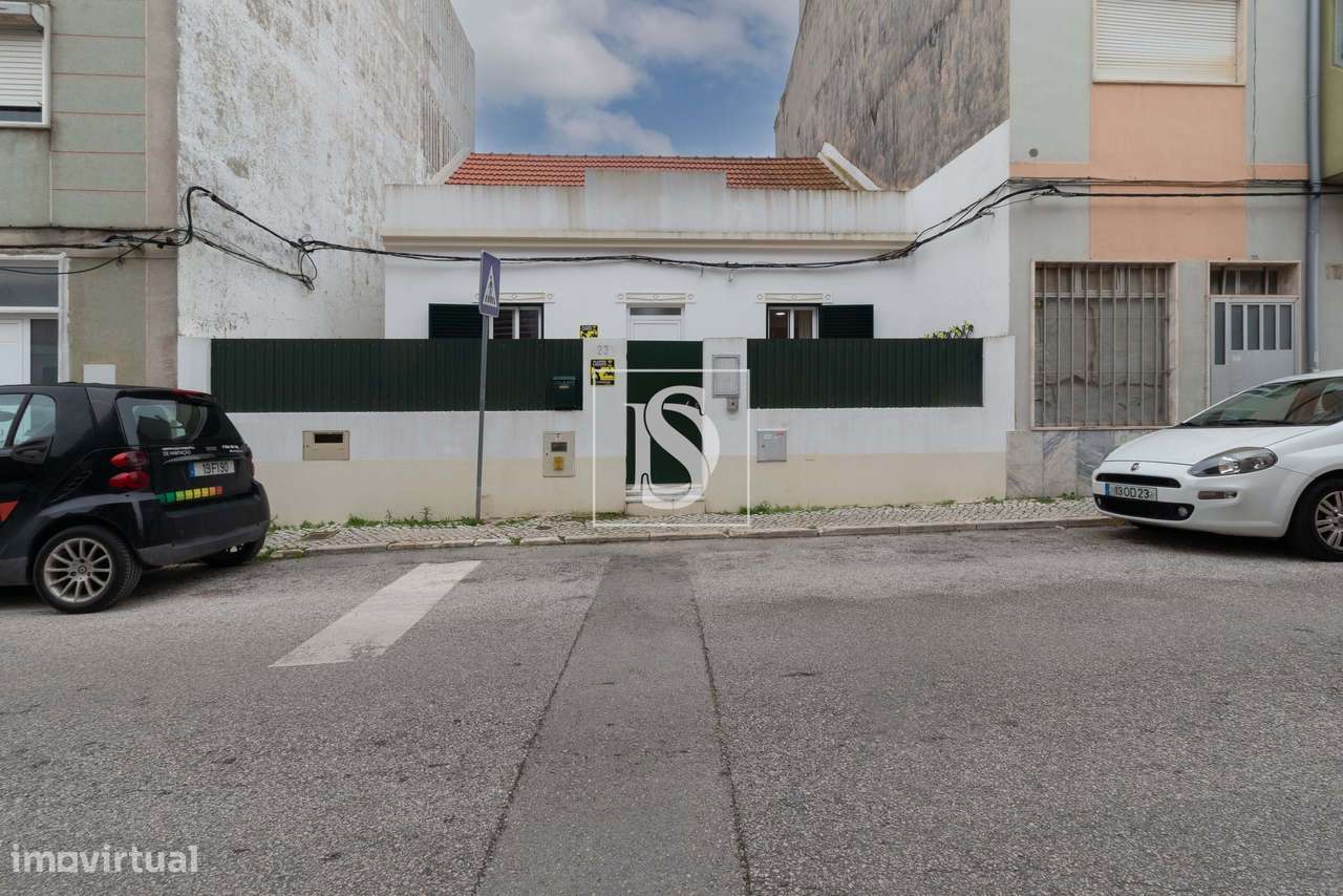 Moradia T2 com Quintal e Terreno Extra | Baixa da Banheira-15