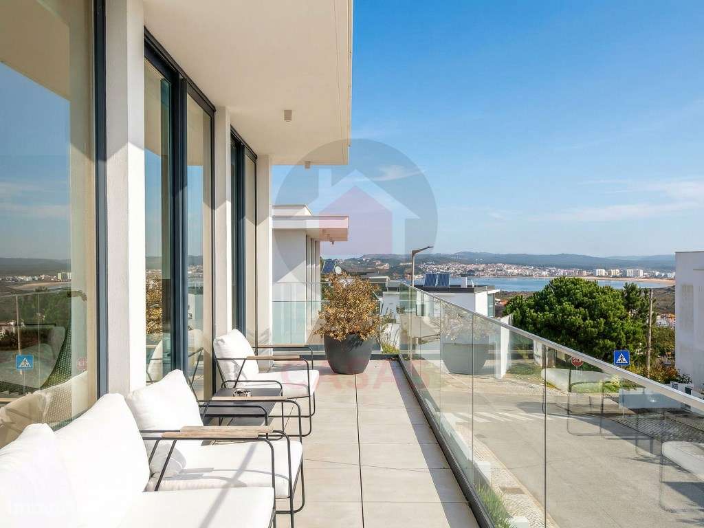 Moradia Contemporânea com Jardim e Piscina em Salir do Porto - Grande imagem: 2/36