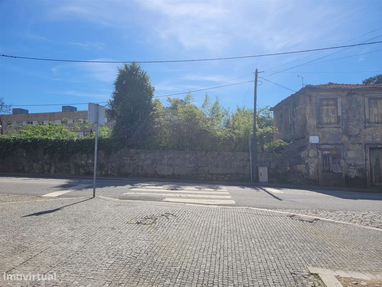 Terreno de 2.259 m2 com Moradia T3 para demolição em Leça do Balio! Ma - Grande imagem: 4/11