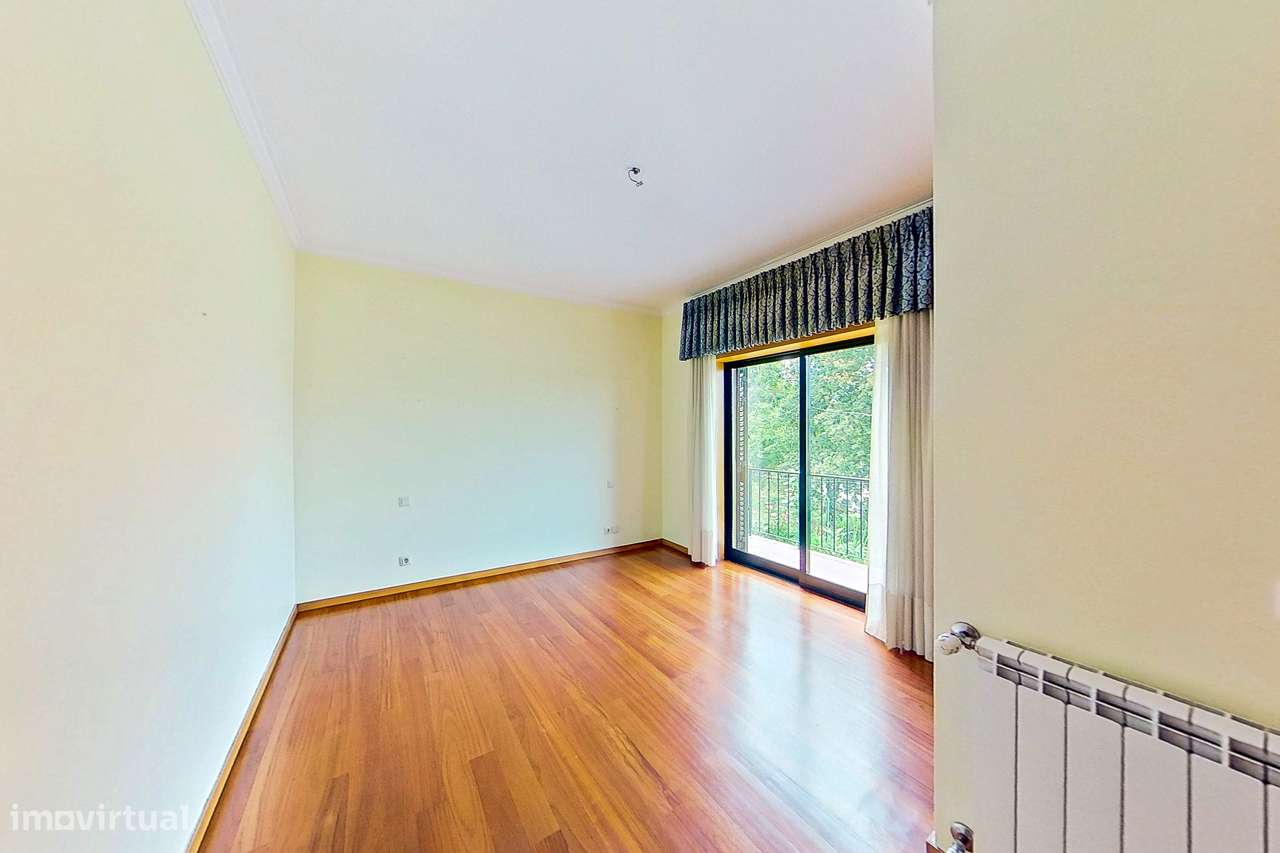 Moradia T4 Independente + T0 em Lago, Amares - Oportunidade Única!-38