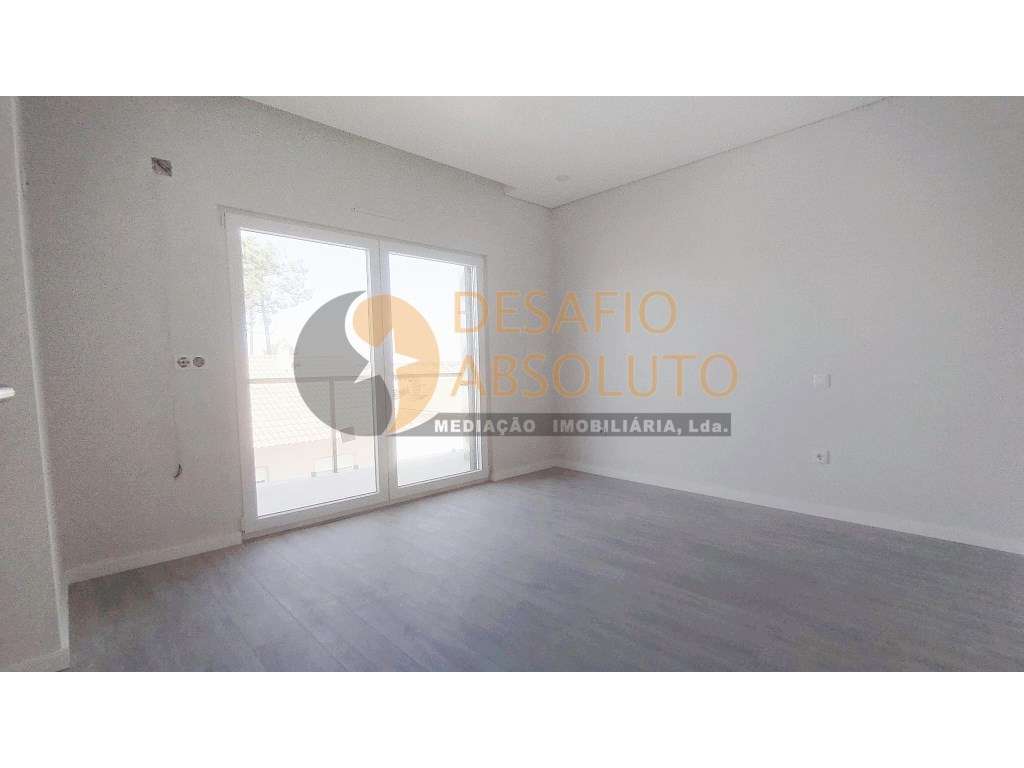Apartamento T2 c/ varanda. Quinta do Conde - Pinhal do General-7