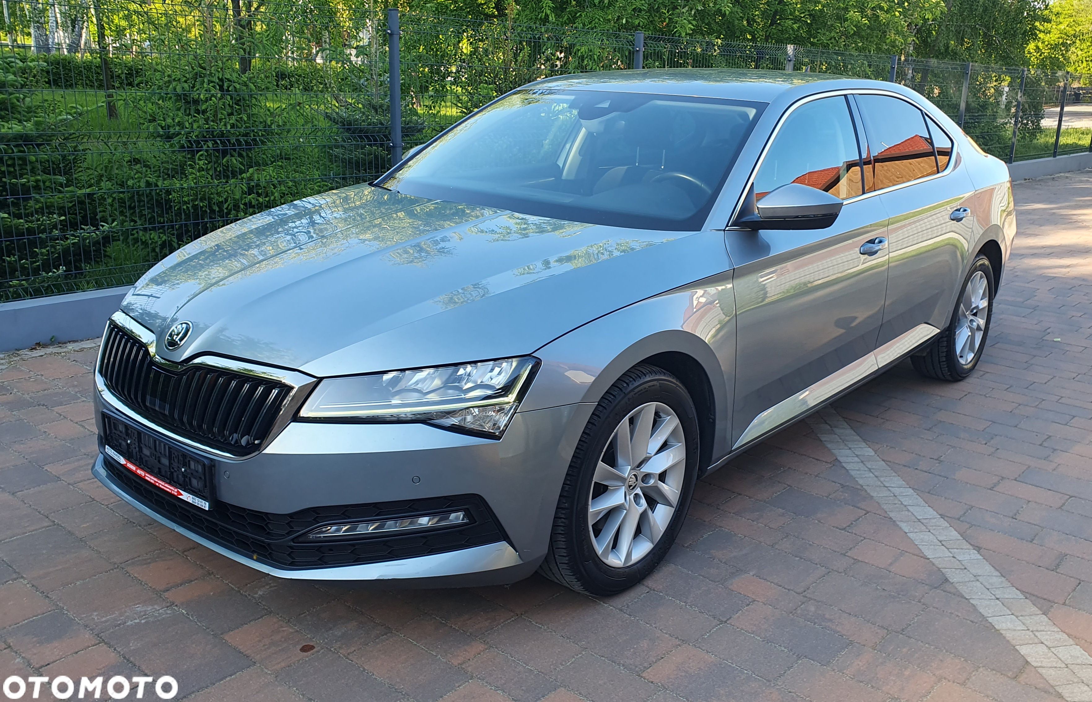 Skoda Superb 2.0 TDI DSG Ambition - 1