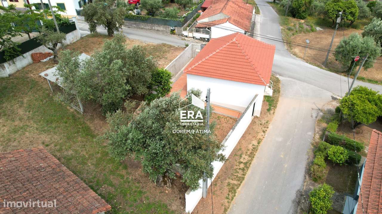 Moradia T2 em Urqueira, Ourém - Grande imagem: 4/18