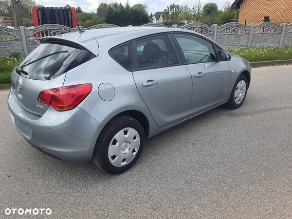 Opel Astra 1.4 Fun - 4