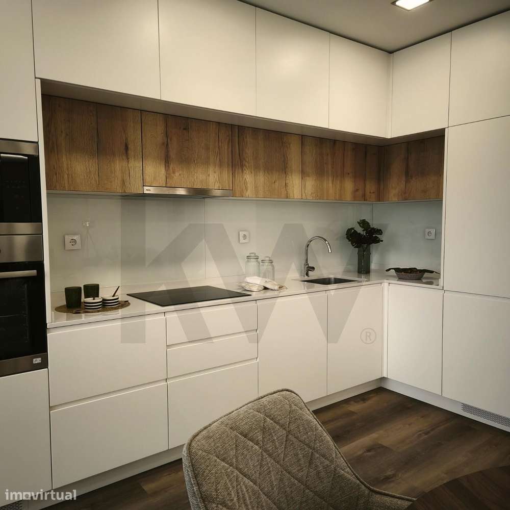 T3 Remodelado Em Benfica Com Varanda