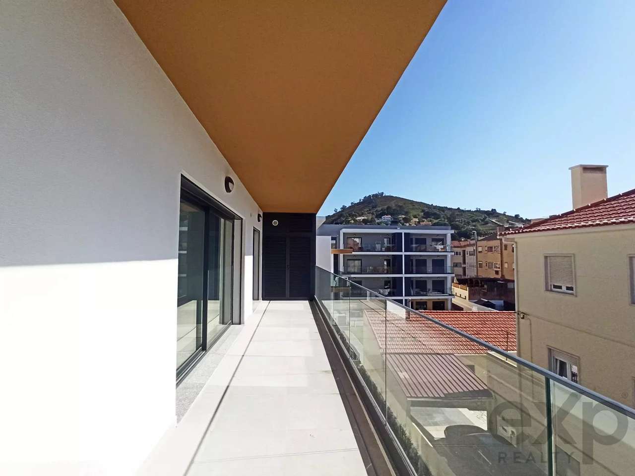 T2 Novo em condomínio fechado com piscina-10