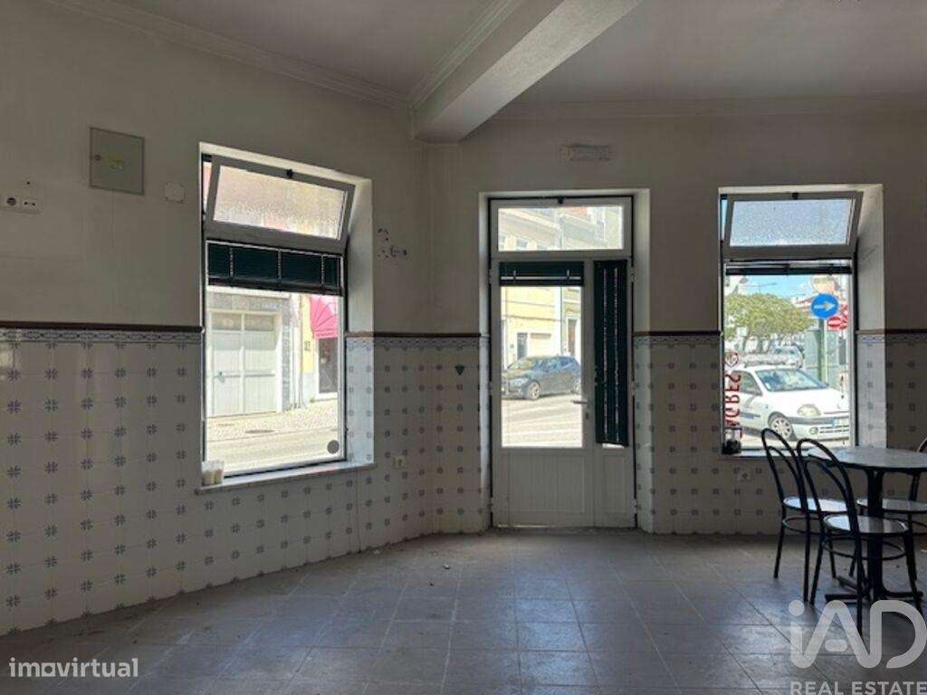 Prédio T1 em Vieira de Leiria de 170,00 m2 - Grande imagem: 3/30