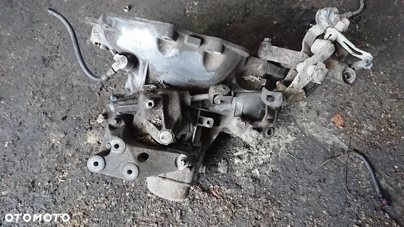 Skrzynia biegów Opel Astra Zafira Vectra F17 C374 1,8B 16V - 3