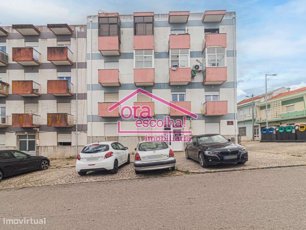 Apartamento T3 inserido no 1º andar totalmente REMODELADO em Paio P...-16