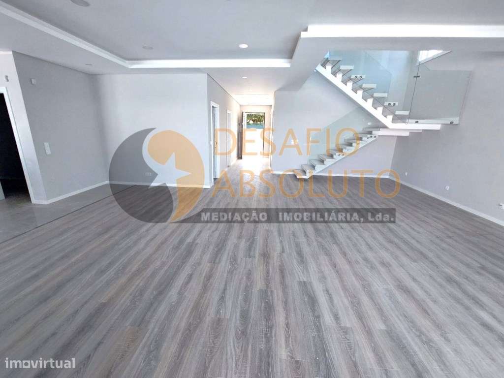 Moradia Isolada T4 C/ Piscina e Garagem - Brejos de Azeitão-5
