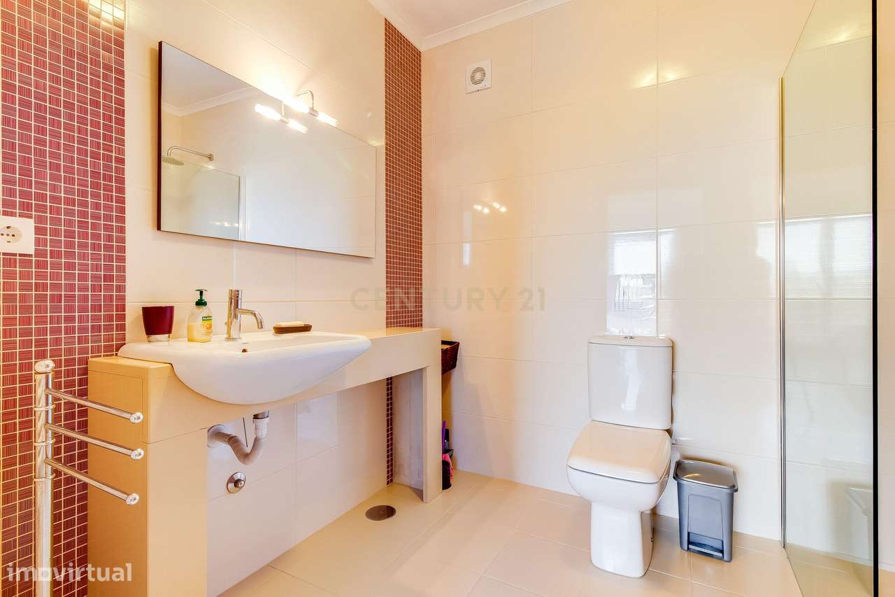 Moradia T3 com Piscina e 3 515 m² de Terreno | Entre o Campo e o Mar |-20