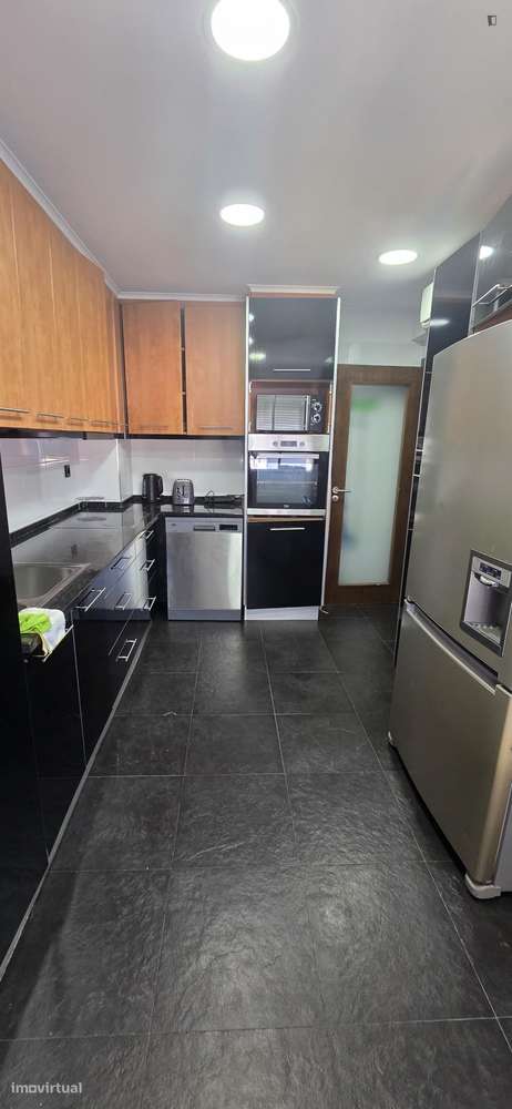 Quarto - localizado em Amadora Lisbon - Grande imagem: 5/9