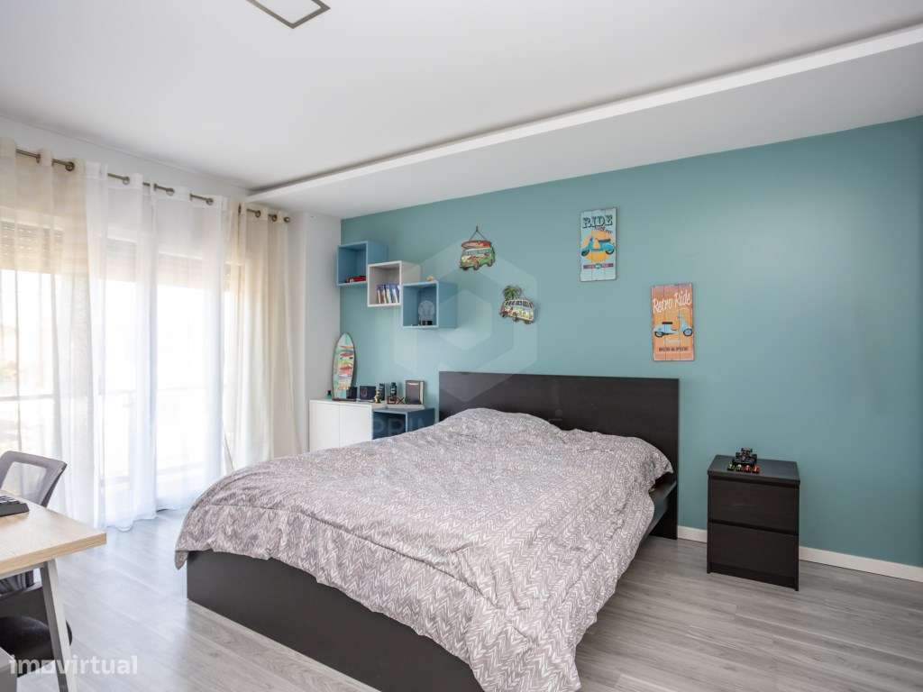 Moradia Isolada T4 com Piscina, Garagem e Acabamentos Premium-36