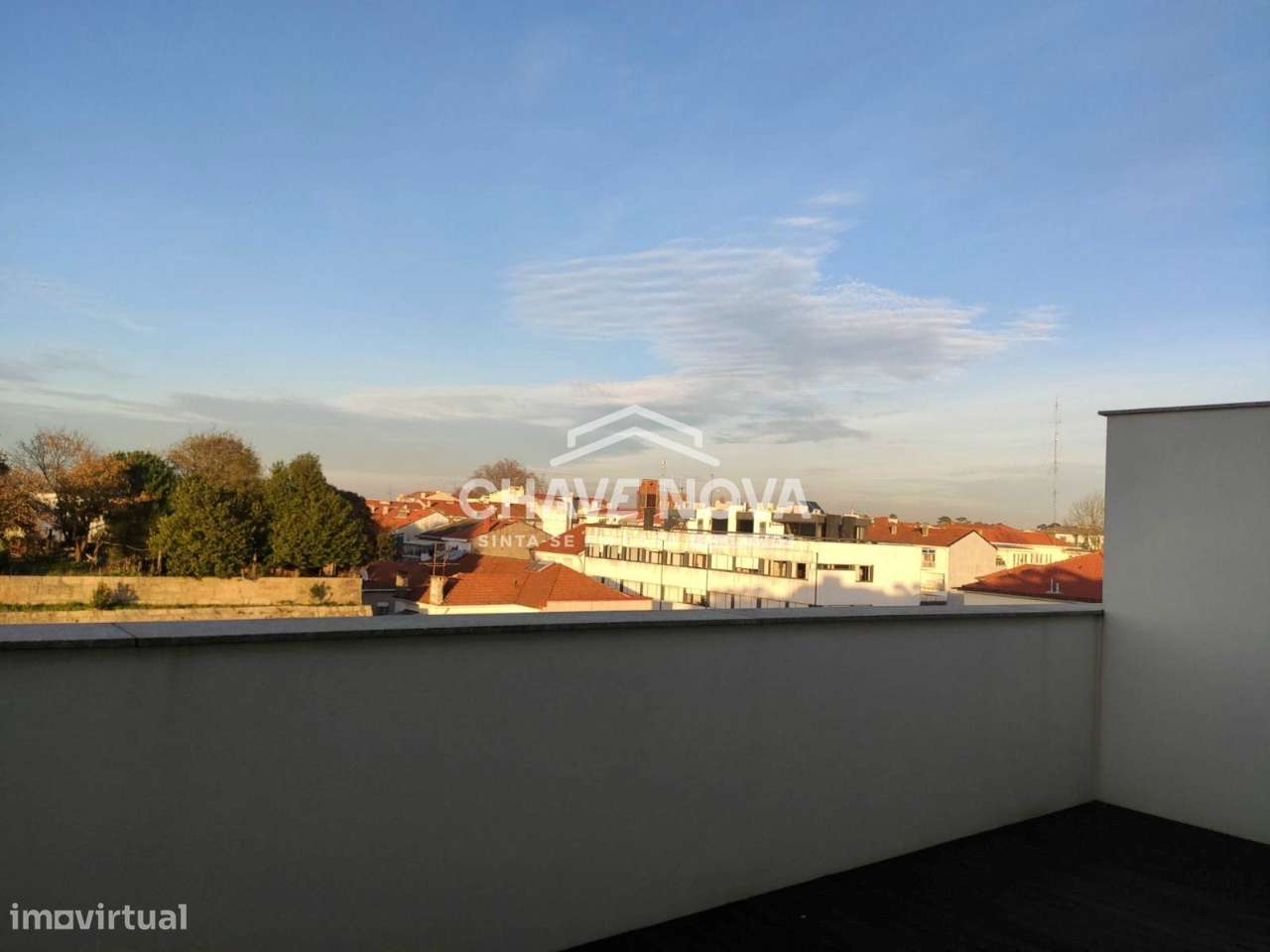 Apartamento T3 na Rua da Constituição - Grande imagem: 3/24