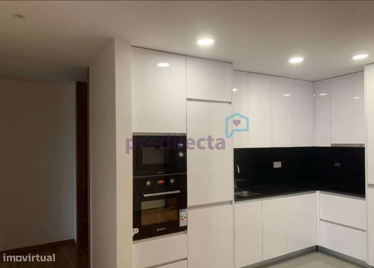 REF3768 - T1 Kit C/ Gar. - Metro Hosp. S. João - Grande imagem: 2/15