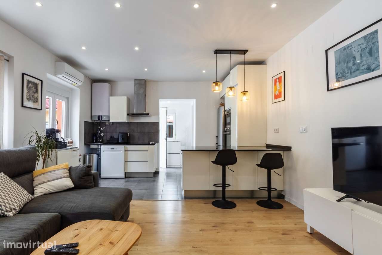 Moradia T2+1 com Anexo e Logradouro – Algueirão, Sintra - Grande imagem: 2/48