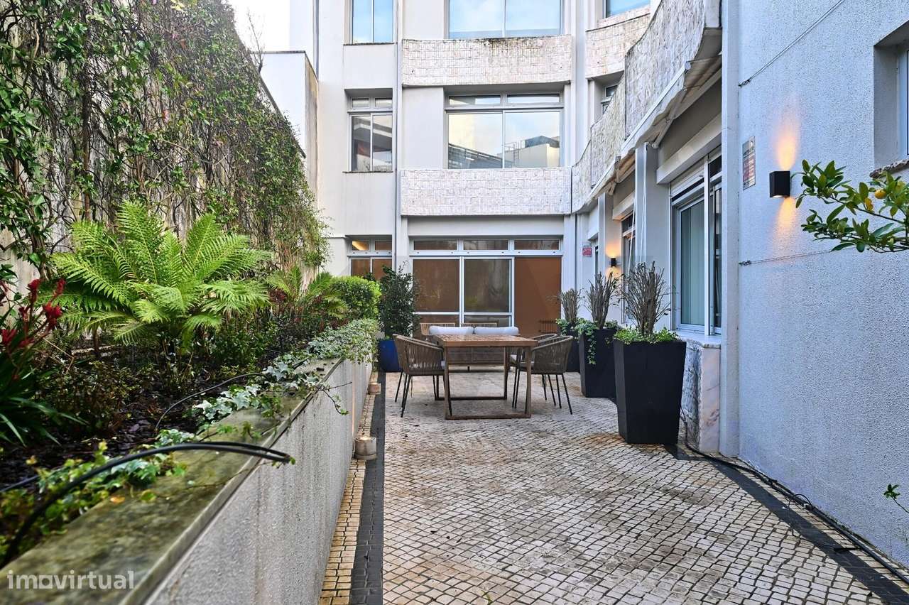 T4 de luxo para arrendamento, 228m2 | garagem | pátio - Grande imagem: 5/31