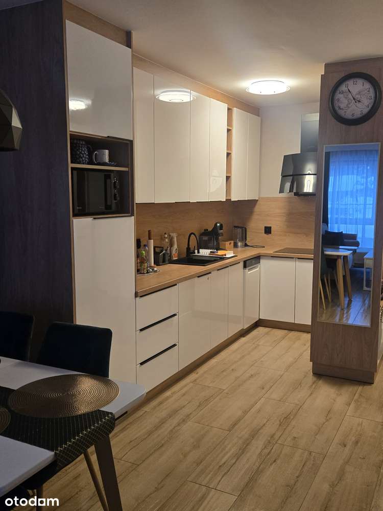 Apartament komercyjny z balkonem i garażem – pohled 5