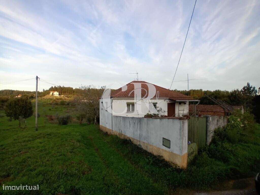 Moradia T3 com terreno pronta a habitar, logradouro e poço de água em - Grande imagem: 2/35