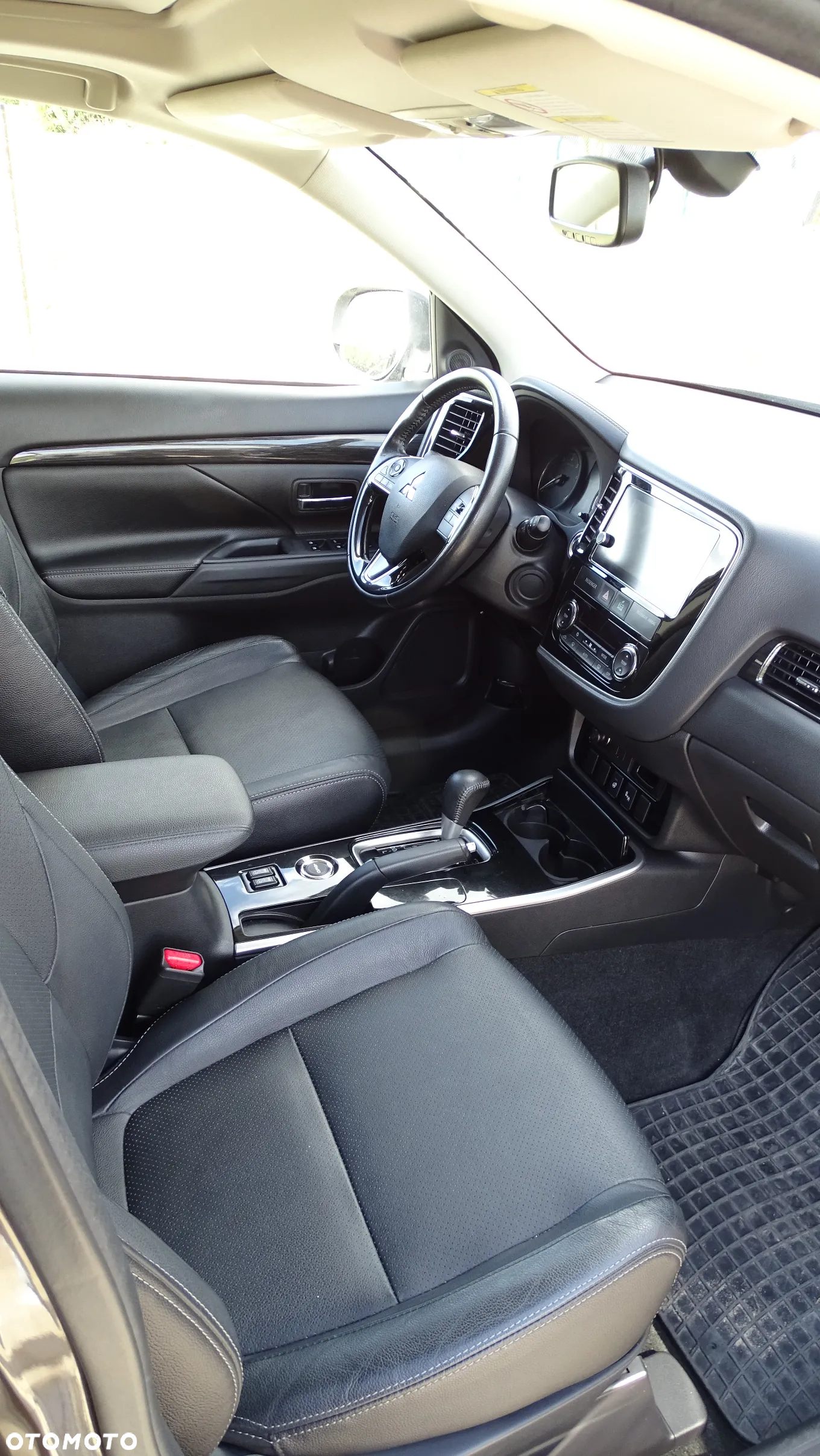 Mitsubishi Outlander 2.4 4WD CVT Intense - 14