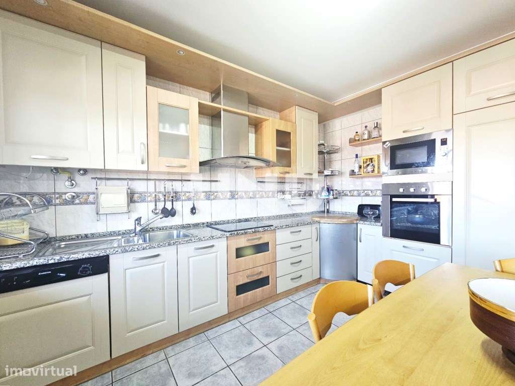 Moradia em Banda T5 - A 5 Minutos do Centro da Cidade de Viseu-4