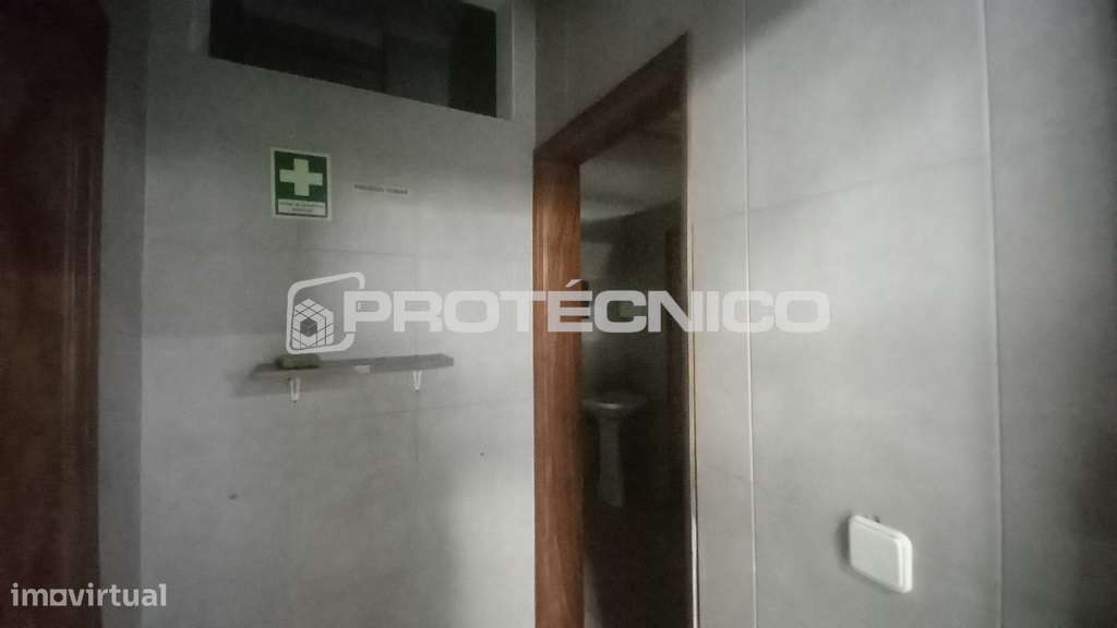 Armazém + Zona Administrativa 900m2 – Aveiro - Grande imagem: 5/33