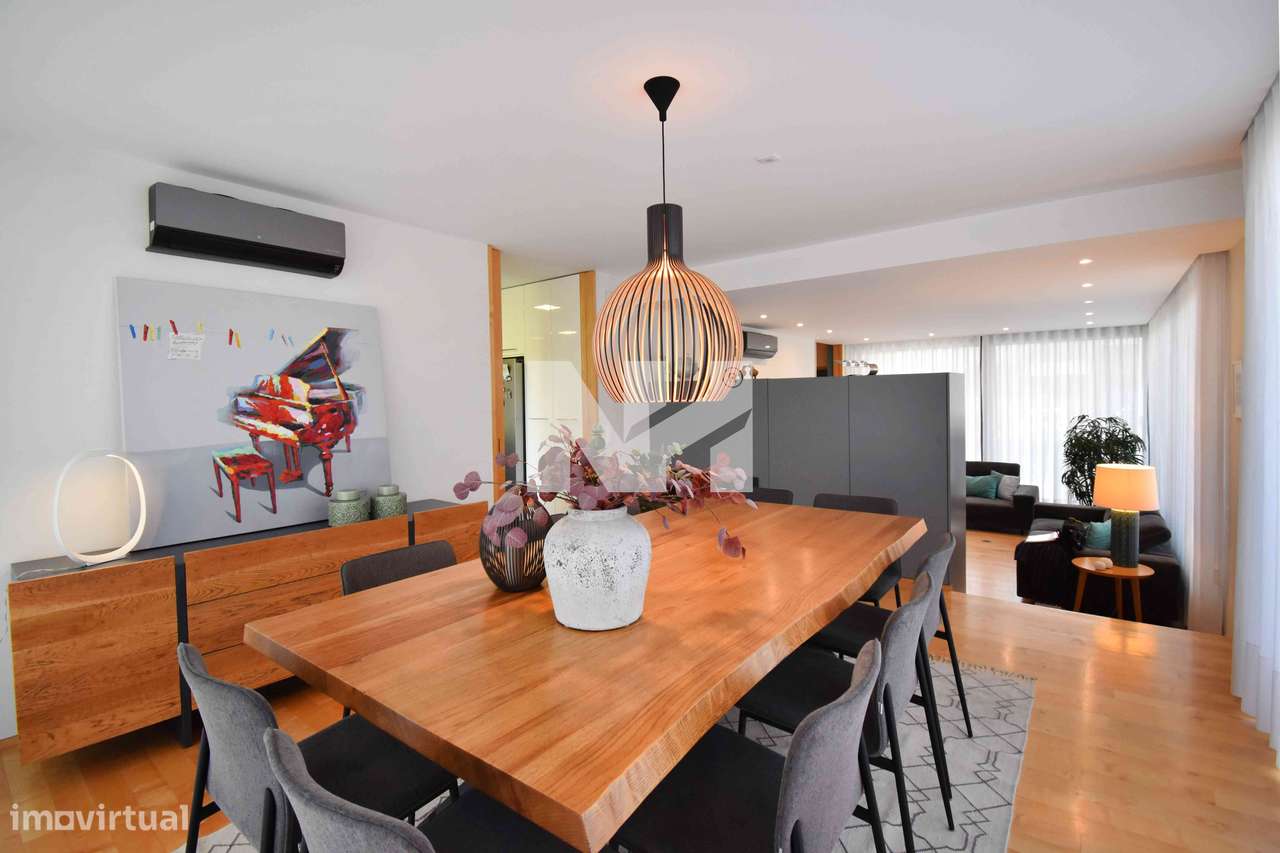 Moradia T4 | 4 Suites | Jardim | Centro | Maia-5