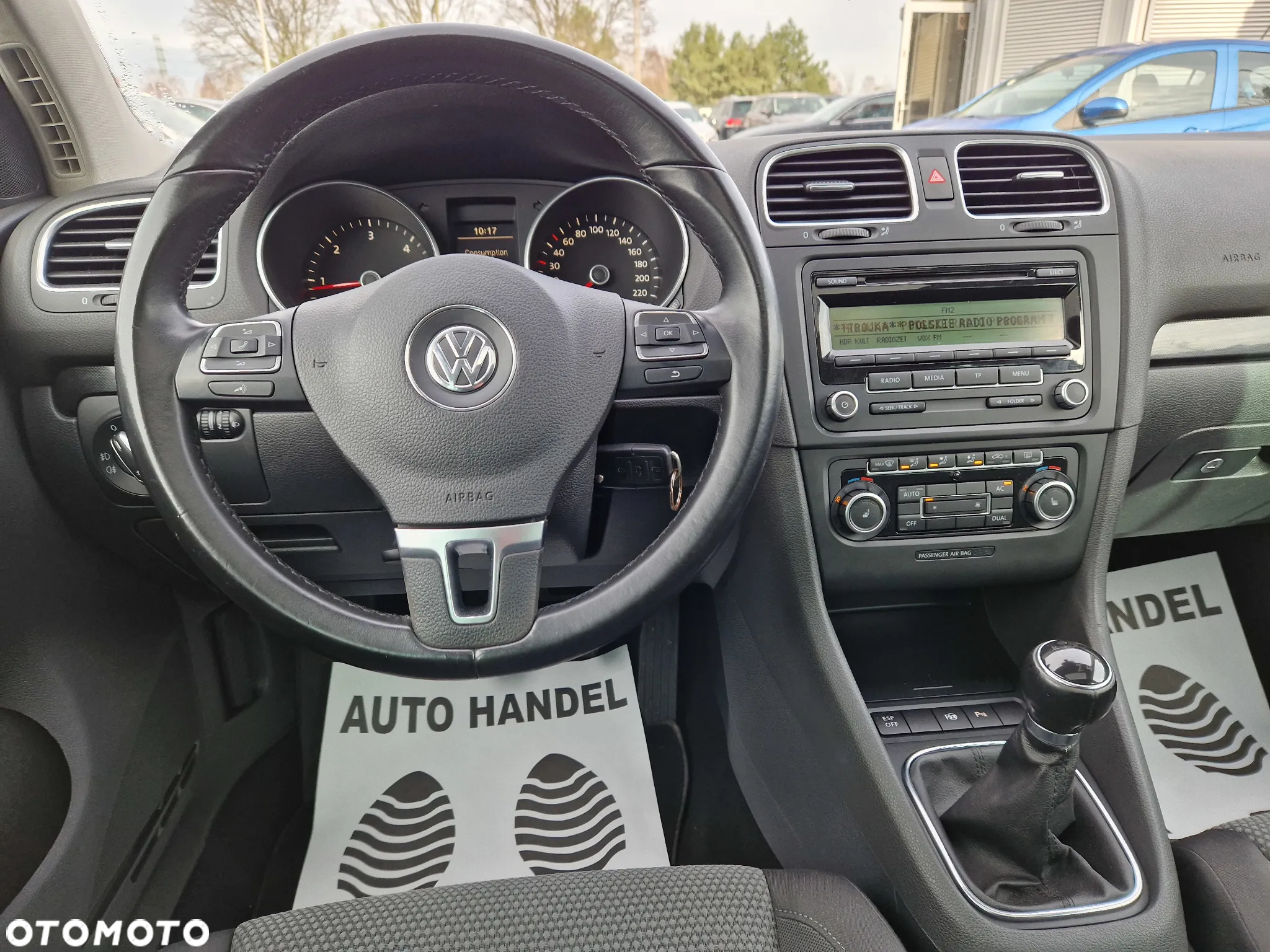 Volkswagen Golf VI 2.0 TDI Comfortline - 11