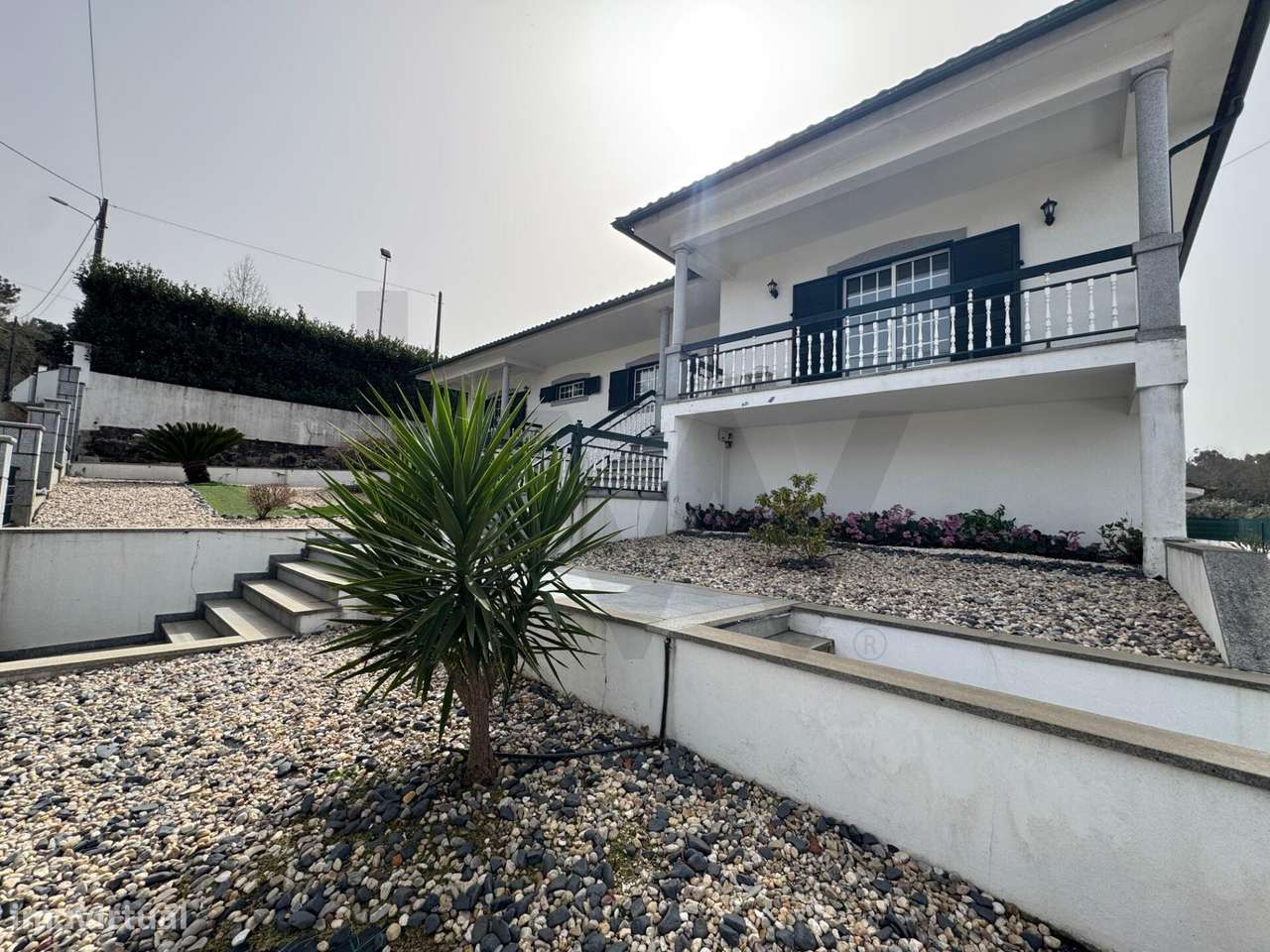 Moradia T4 Térrea na Póvoa da Medronhosa: Eficiência A+ e Lazer de Lux - Grande imagem: 2/45