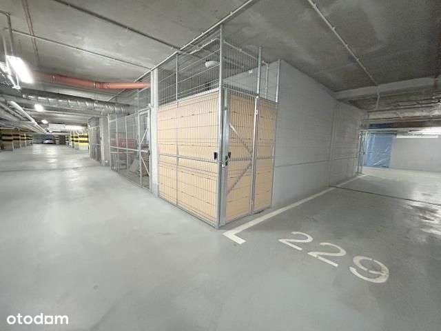 Boks magazynowy przy ul. Kasprzaka-5